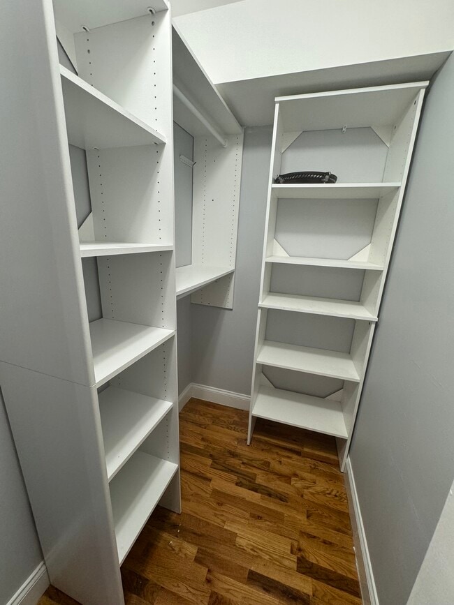 Building Photo - 44 Oxford St