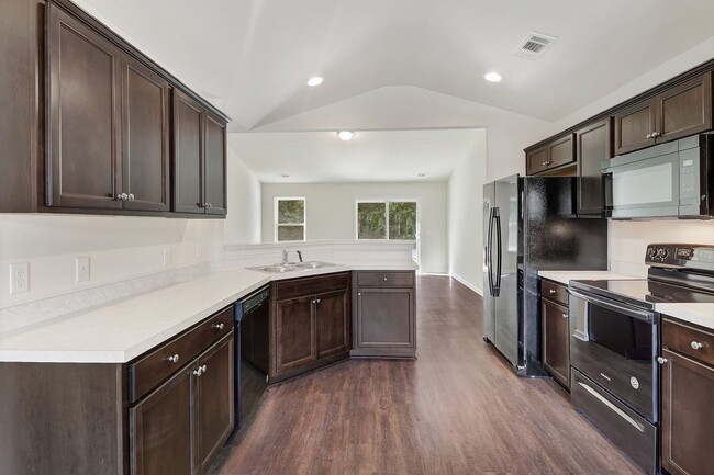Building Photo - 604 Cade Avenue - Hartford - Statesboro