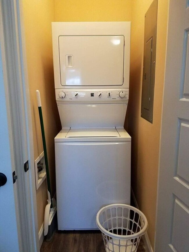 Building Photo - 104 Keylock Farm Rd