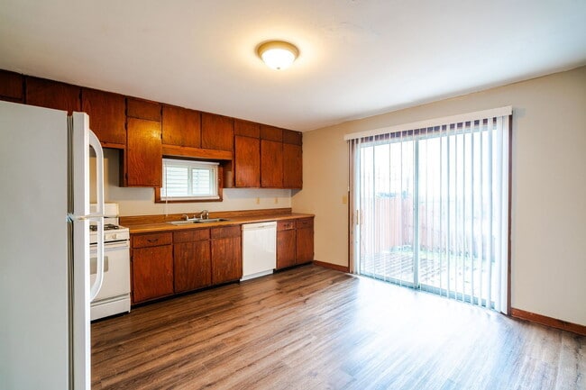 Building Photo - 1250 Indianola Ave