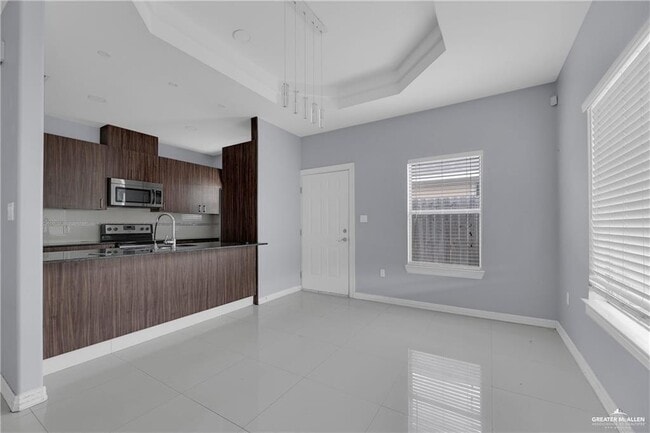 Building Photo - 7 Larkspur Ave