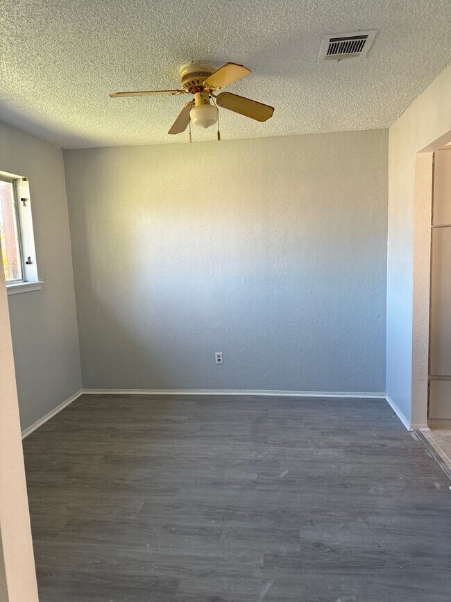 Building Photo - 12814 Greenshire Dr
