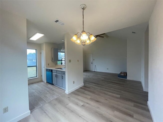Building Photo - 1508 Rustlers Rd