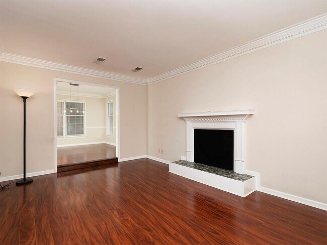 Building Photo - 8950 Carroll Manor Dr