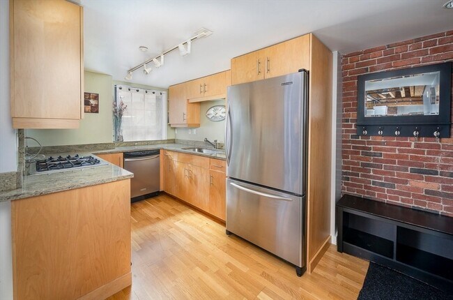 Building Photo - 99-105 Broad Street Unit 6G