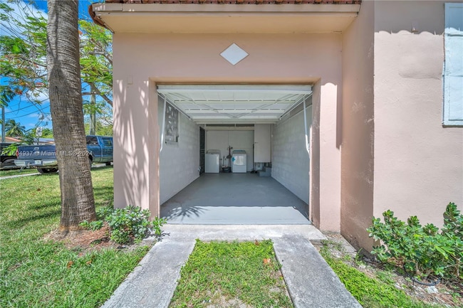 Building Photo - 2001 SW 37th Ave