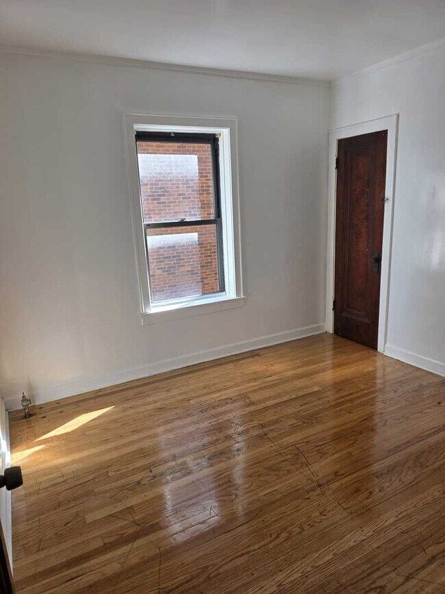 Building Photo - 6418 N Albany Ave