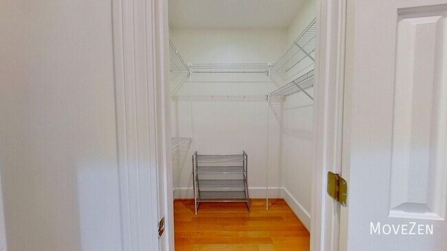 Building Photo - 5630 Colony Crossing Dr