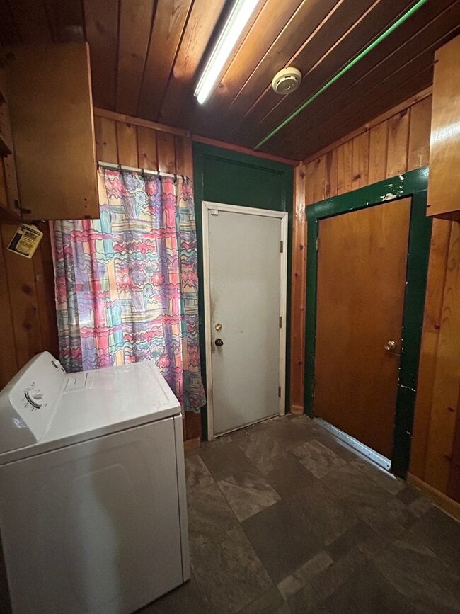 Building Photo - 818 Placer St