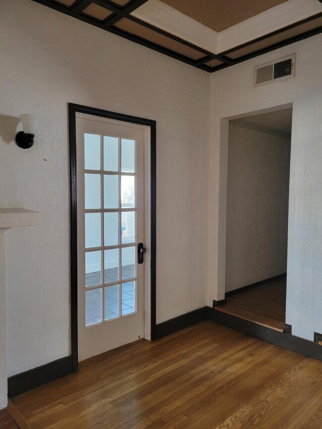 Building Photo - 1514 N Stanton St