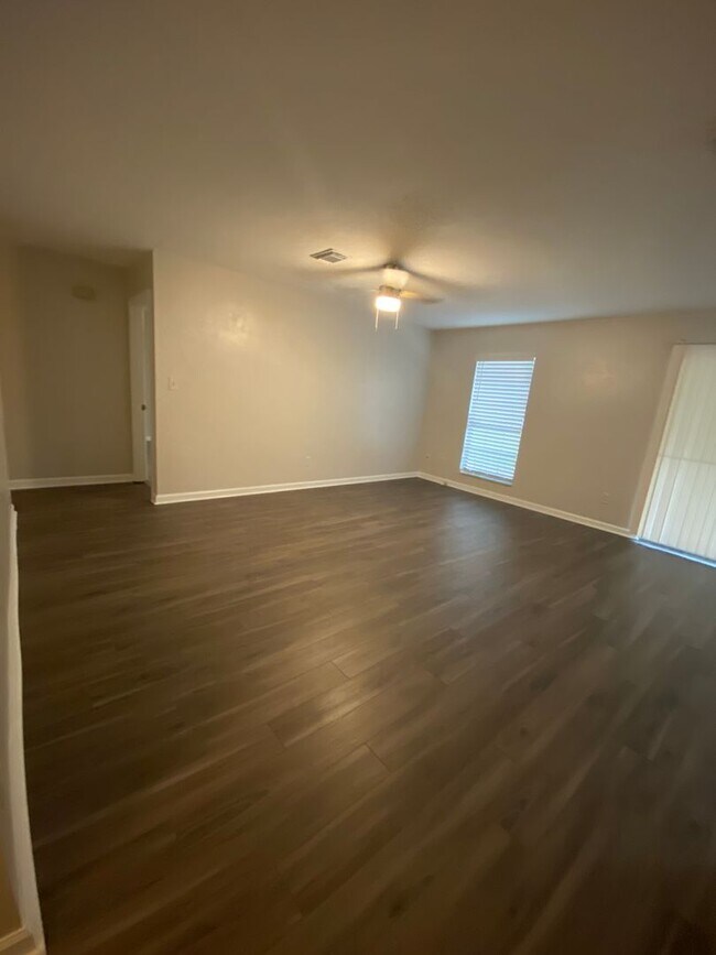 Building Photo - 3701 Bentley Dr