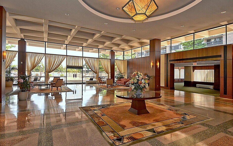 Building Photo - 3701 S George Mason Dr