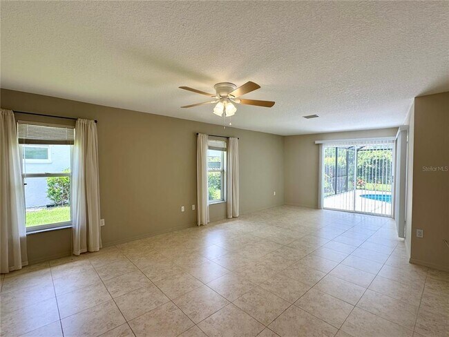 Building Photo - 5024 Southern Pine Cir