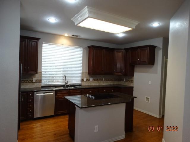 Building Photo - 9718 Cliffside Dr