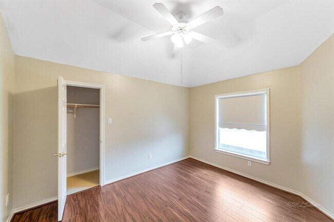 Building Photo - 20419 Cajon Canyon Ct