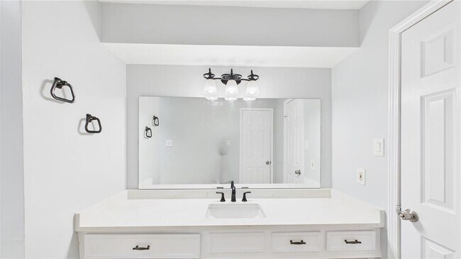 Building Photo - 1107 Verret Ln