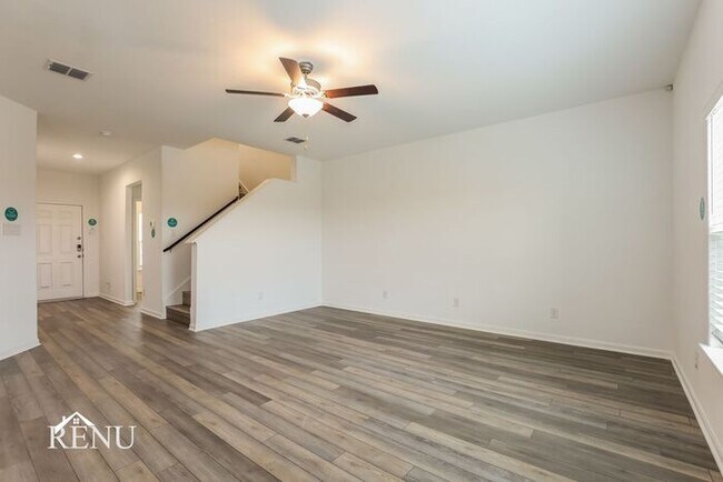 Building Photo - 2934 Jackson Smt