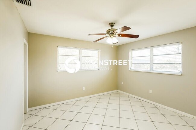 Building Photo - 4 Bedroom Pet-Friendly Home in Homestead, FL with Main Street Renewal