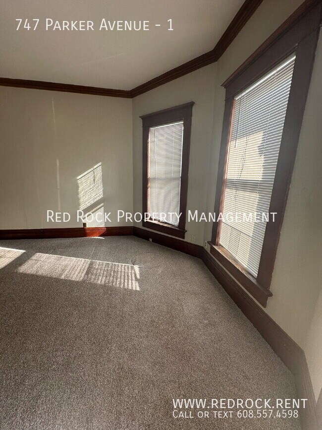 Building Photo - 747 Parker Ave