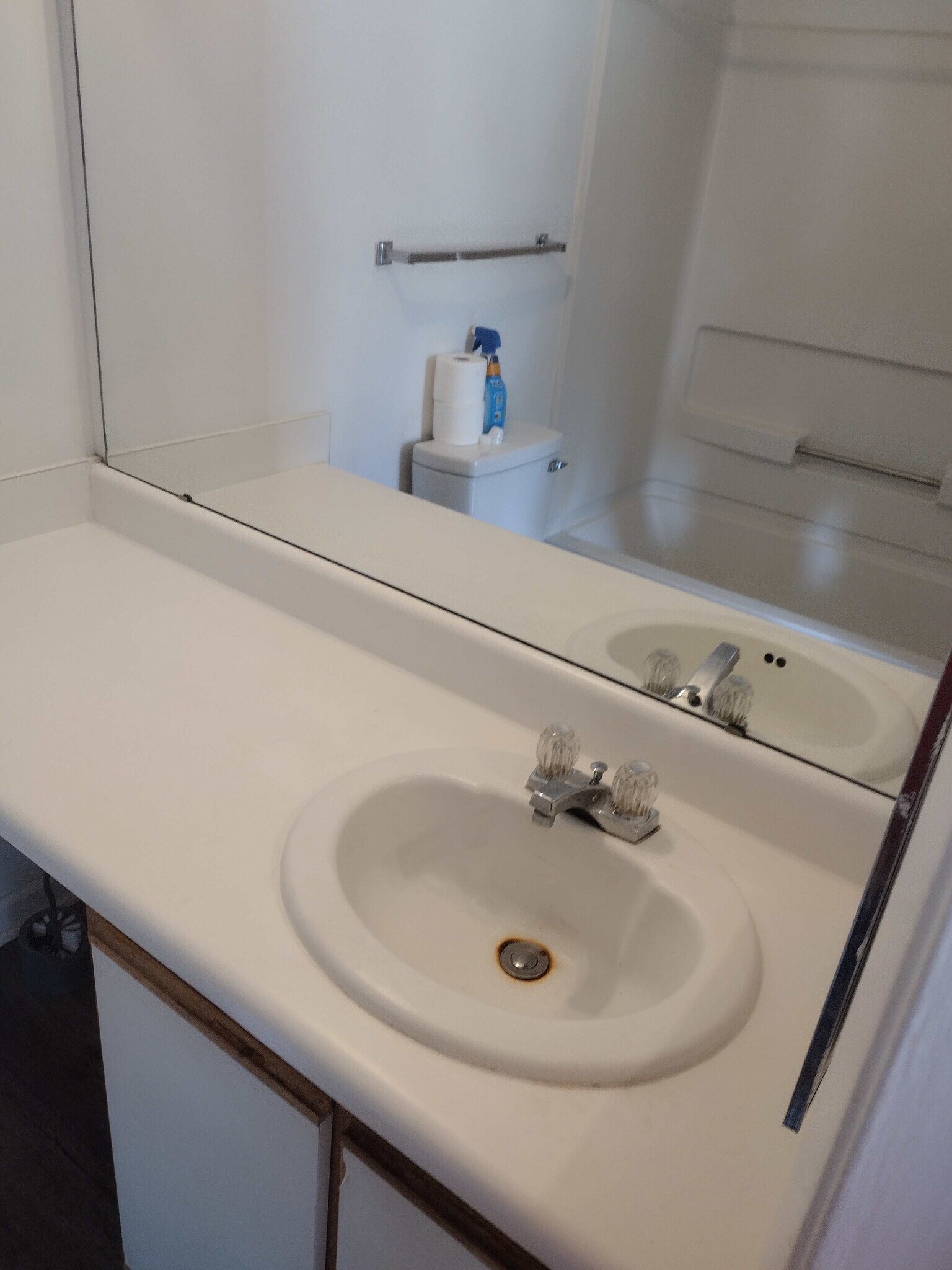 Vanity - 1221 University Ct