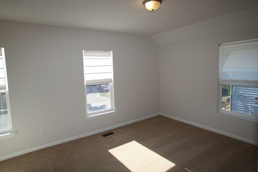 Building Photo - 808 Greene St