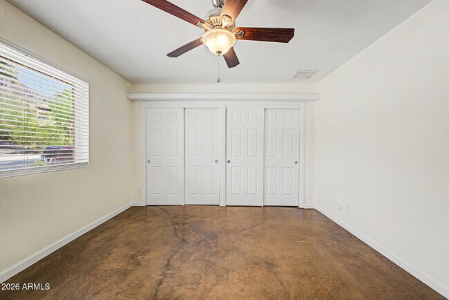 Building Photo - 29 E Foothill Dr
