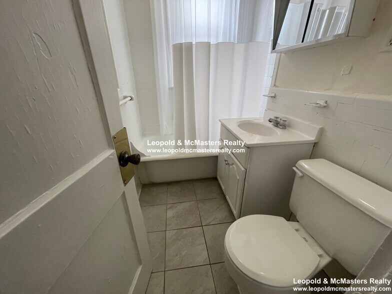 Primary Photo - 130 Washington St