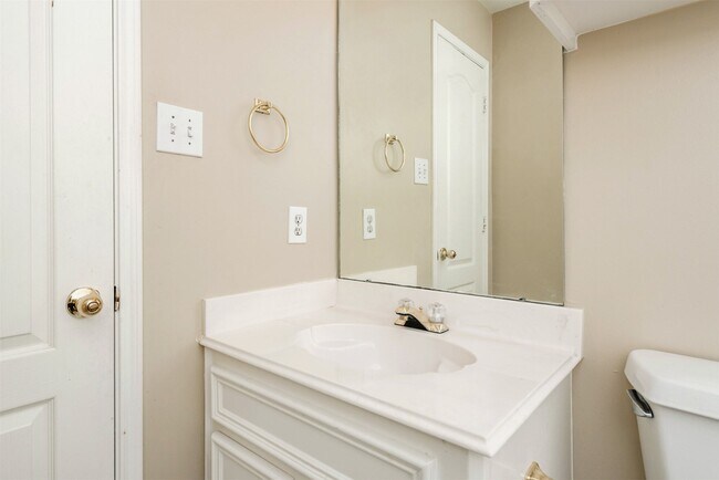 Building Photo - 215 Sunset Ridge Dr