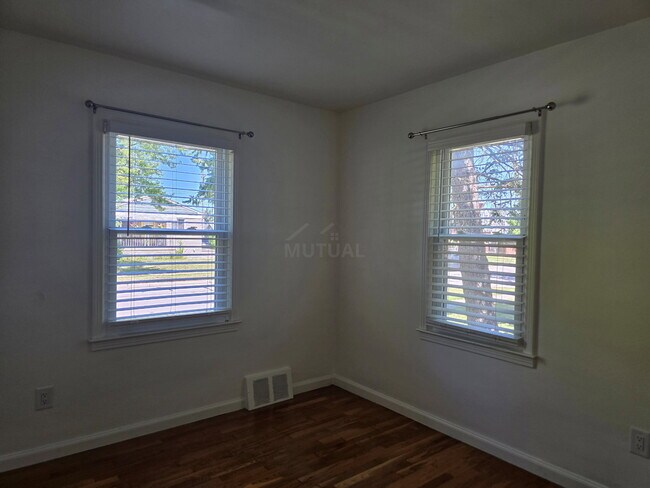 Building Photo - 534 Ardmore Dr