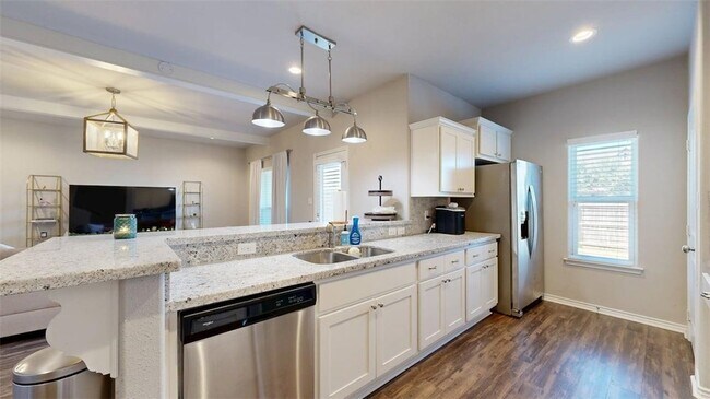 Building Photo - 2941 Papa Bear Dr