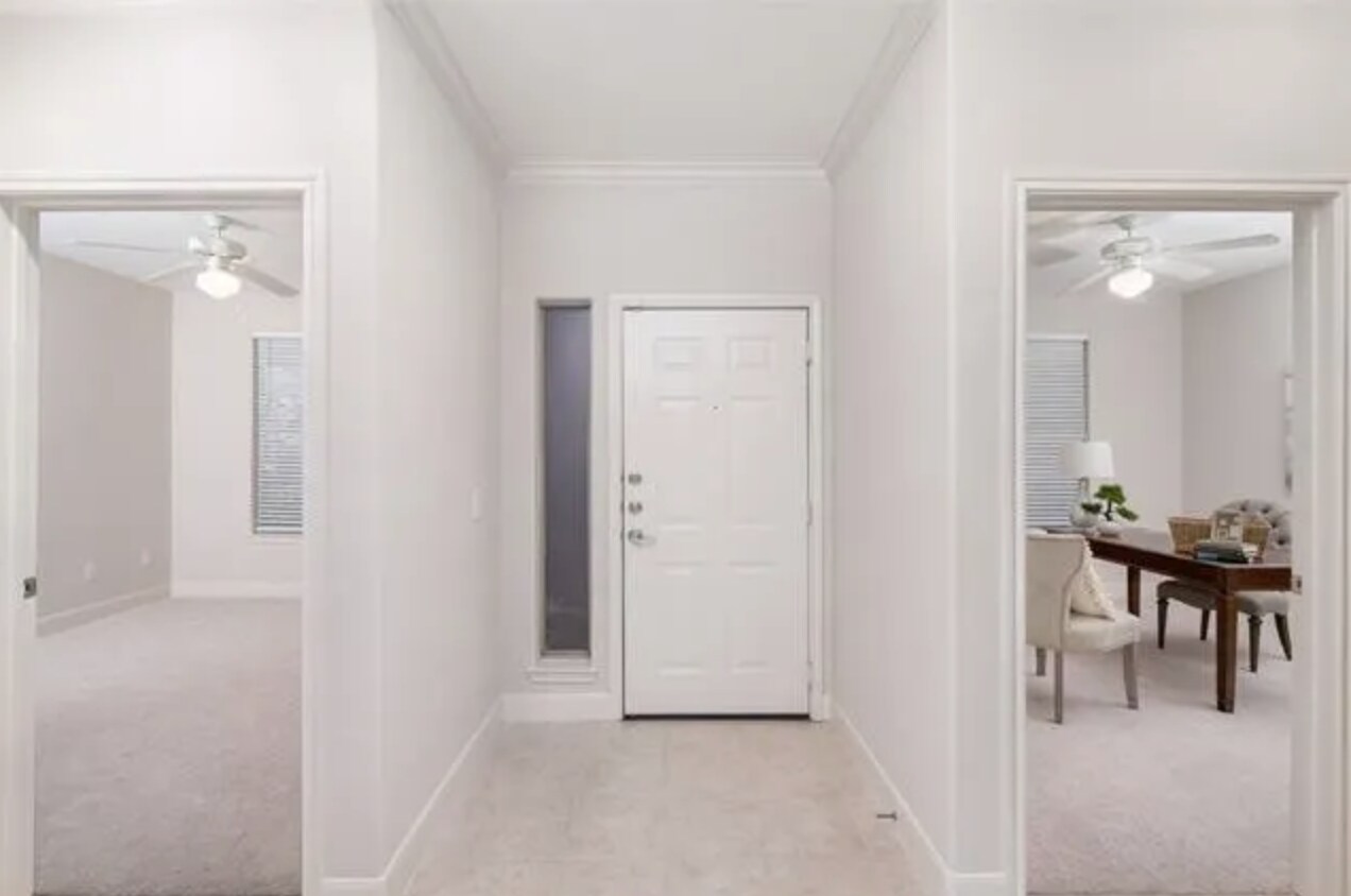 Building Photo - 500 Waters Edge Dr