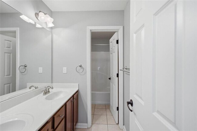 Building Photo - 518 S Fortune Way