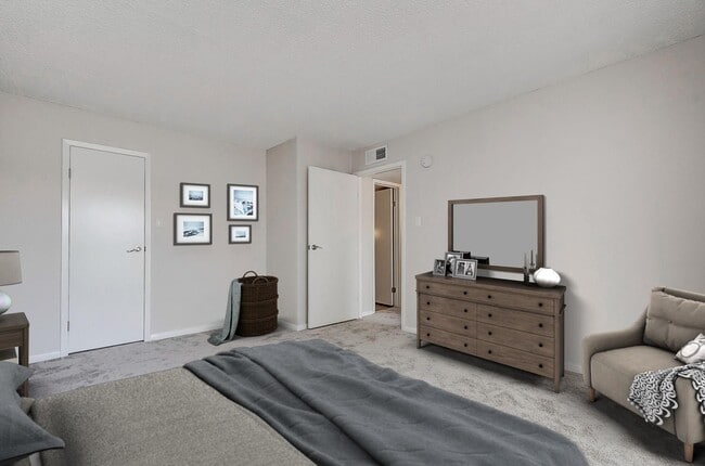 Building Photo - 10110 Forum W Dr