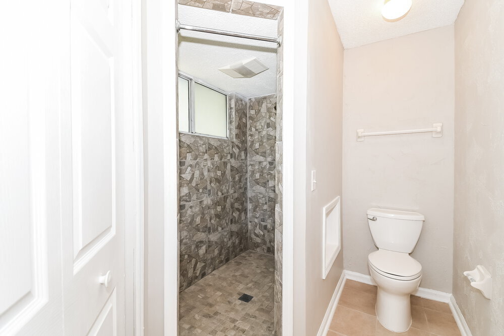 Building Photo - 8522 Sugartree Dr