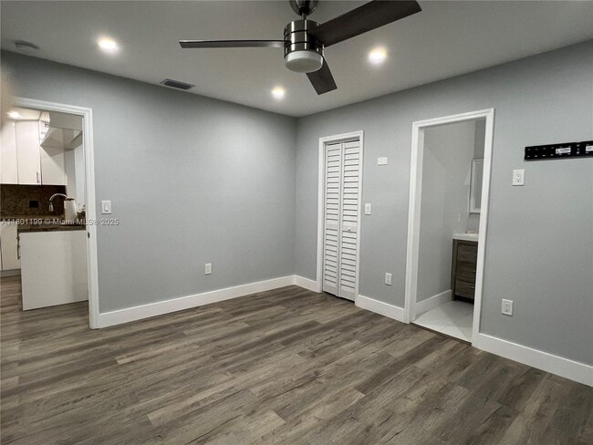 Building Photo - 3815 SW 89th Ave