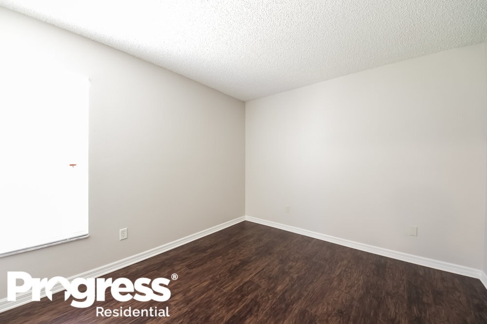 Building Photo - 92 Pine Forest Pl
