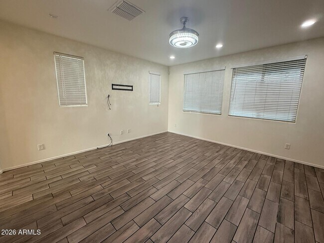 Building Photo - 6901 N 88th Dr