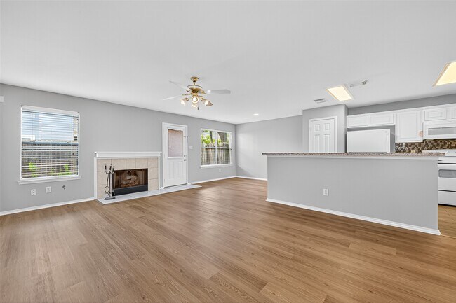 Building Photo - 30 Verbena Bend Pl