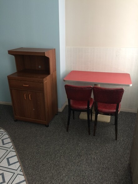 Building Photo - 236 Meyran Ave