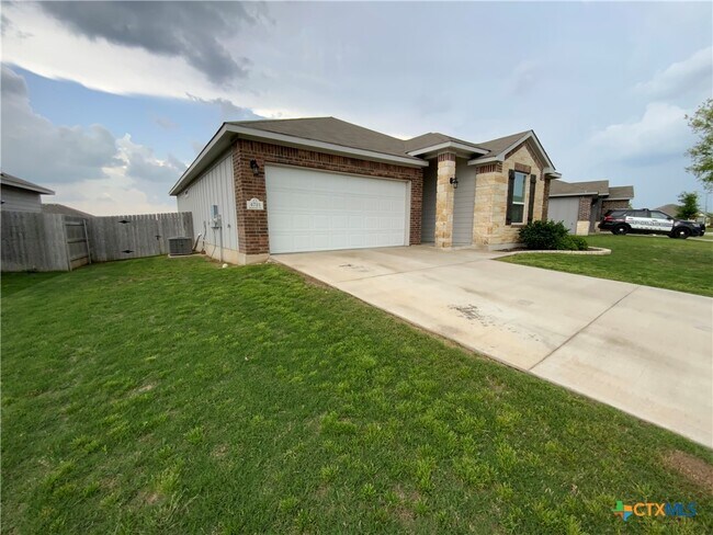 Building Photo - 4721 Highmont Dr