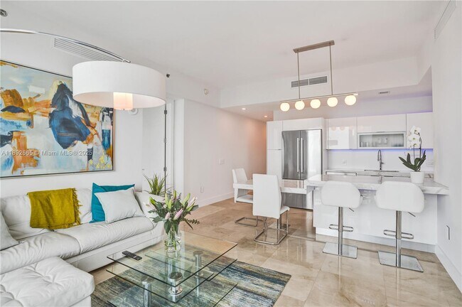 Building Photo - 950 Brickell Bay Dr