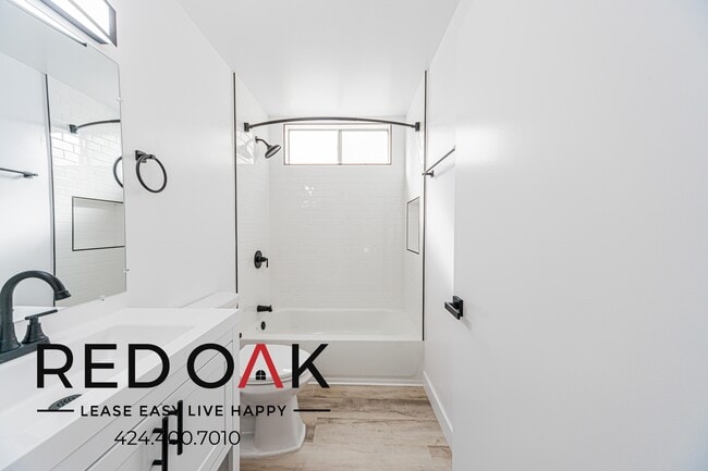 Building Photo - 9809 Regent St