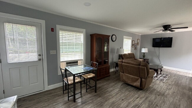 Building Photo - A rare find! Quiet country living in a single-level, 3 bed/2 bath home in Kennebunk!