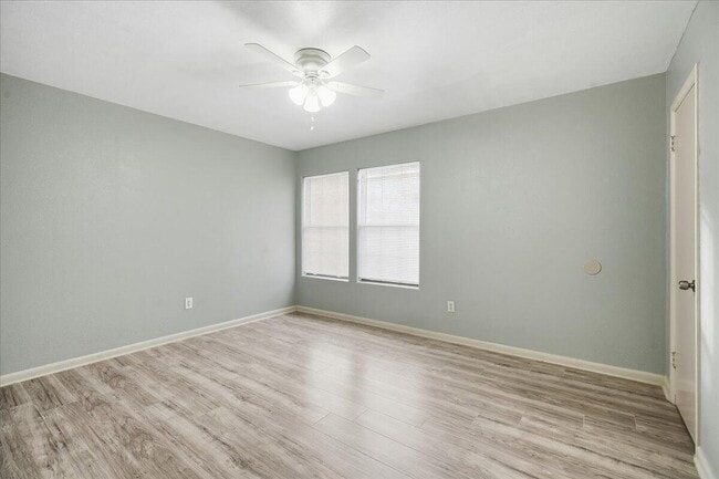 Building Photo - 510 56th St