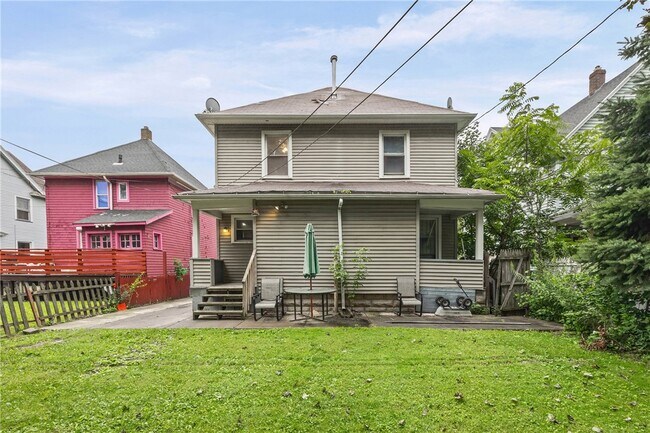 Building Photo - 98 Ackerman St