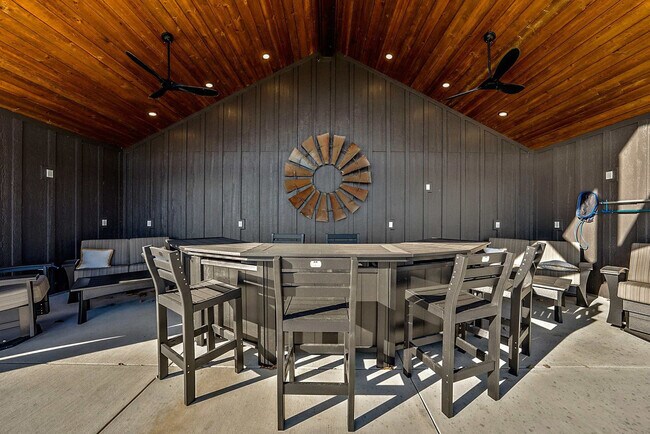 Building Photo - 201 Shady Ozark Ln