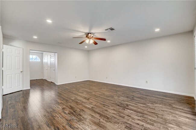Building Photo - 9405 Mast Dr