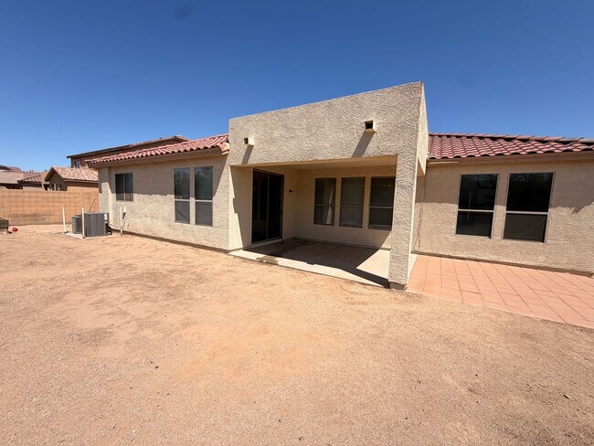 Building Photo - Spacious 3 Bedroom Single Story Peoria With A 3 Car Garage