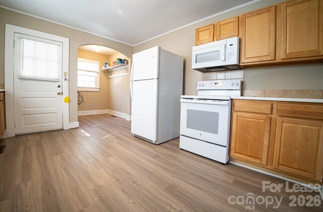 Building Photo - 908 S Juniper St