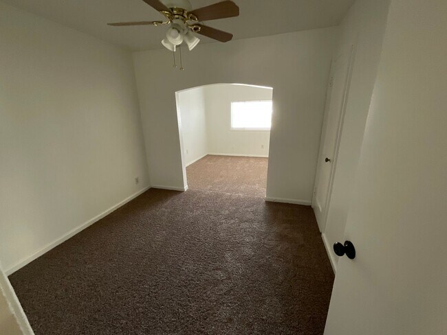 Building Photo - 1408 Oelke Dr